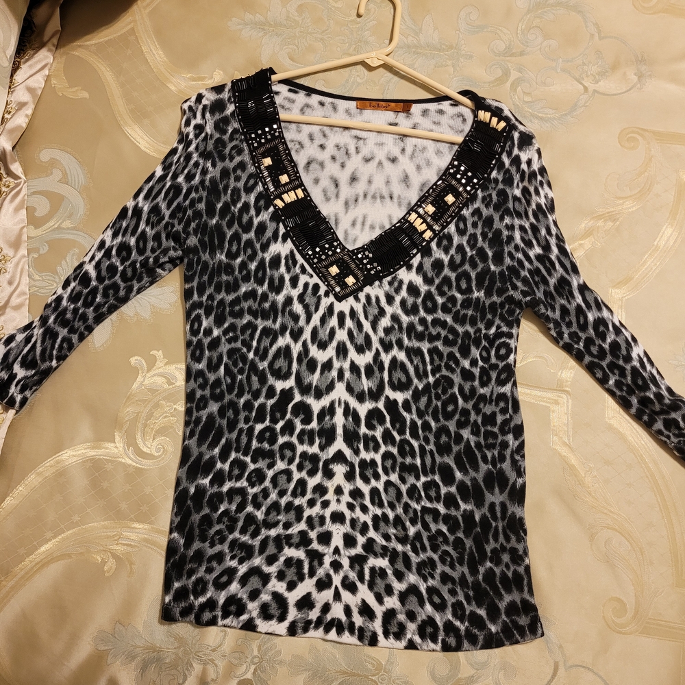 Belldini Black and White Leopard V-Neck Top